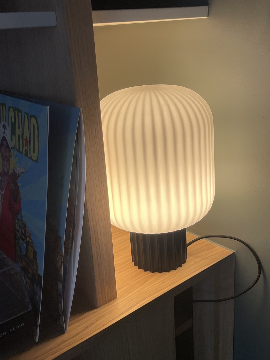 Bibliothèque sur mesure — détail finitions 2