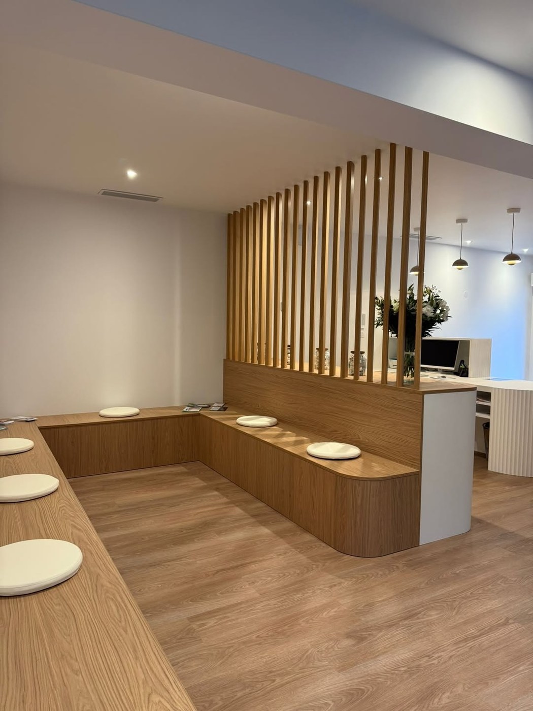 Salle d'attente cabinet dentaire sur mesure — MaisonFabrik