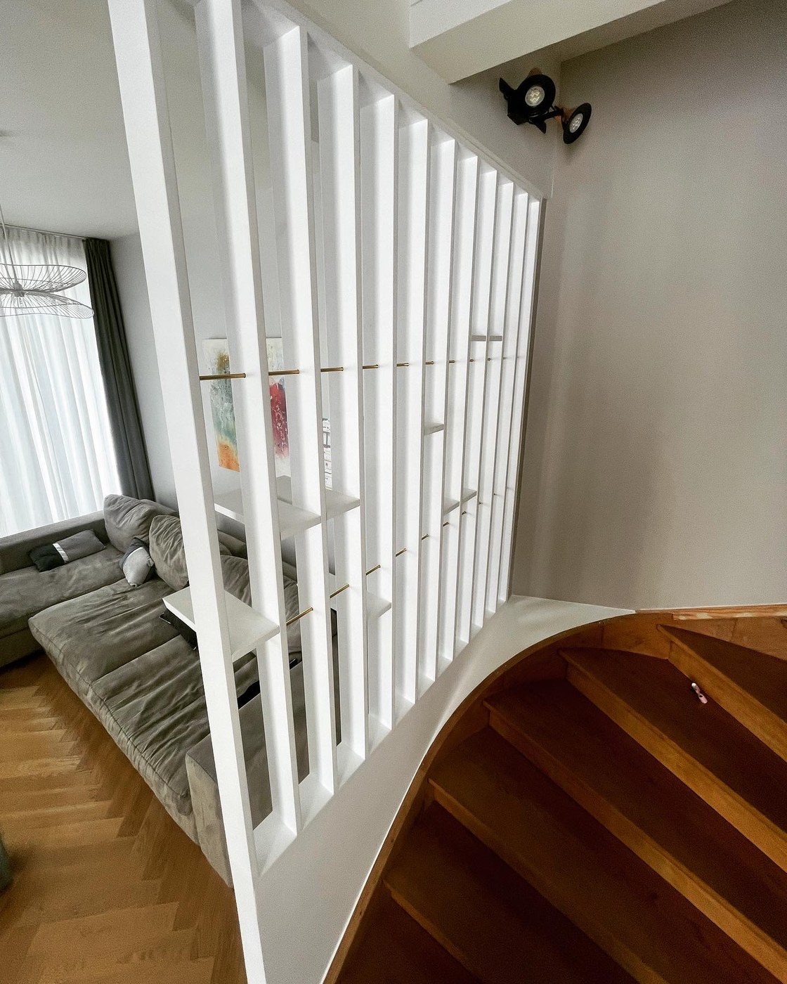 Claustra MDF laqué et laiton — vue 5