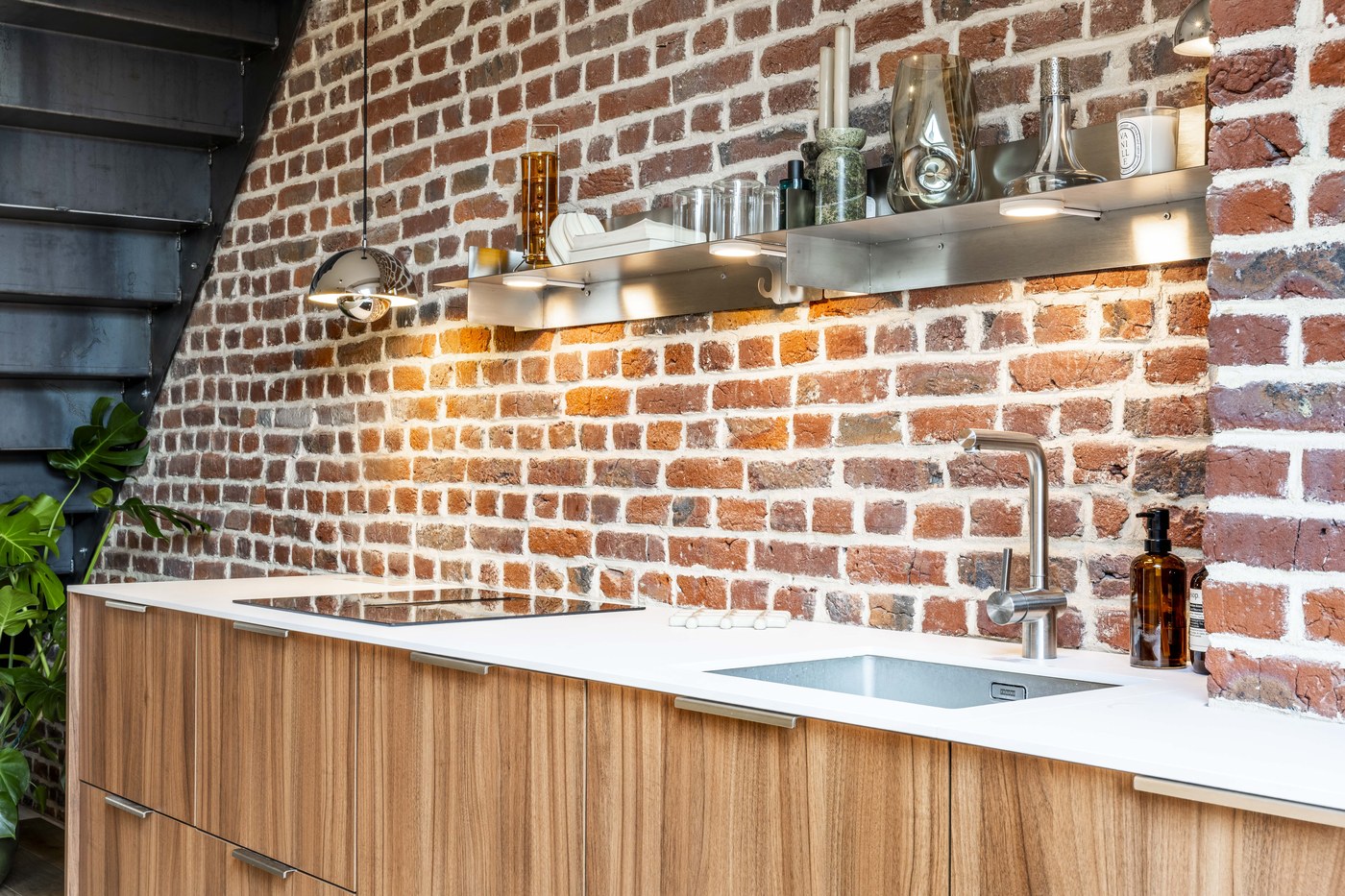 Cuisine noyer Egger plan compact blanc — Moodernist